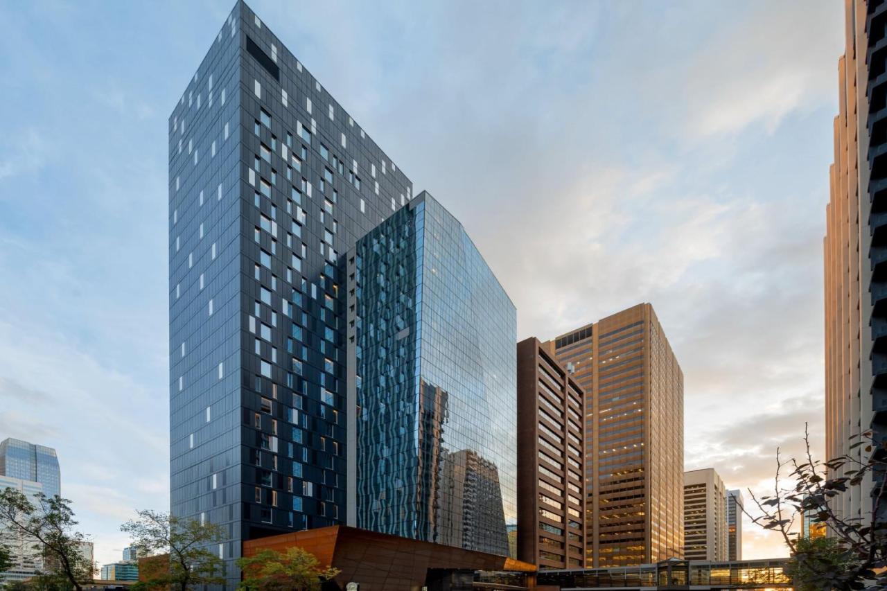 Courtyard By Marriott Calgary Downtown Hotel Exterior photo